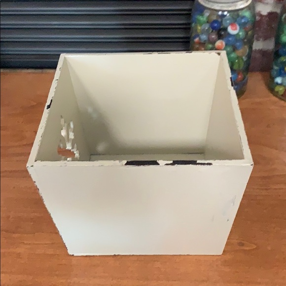 8”x8” Farmhouse wooden tote with snowflake cutout - Picture 2 of 6